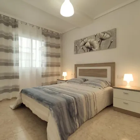 Lägenhet Flat Near The Sea Torrevieja